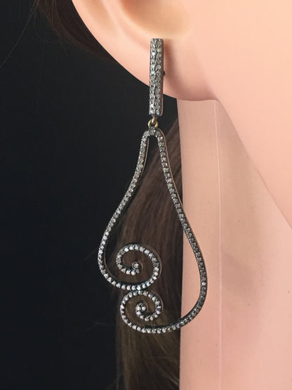 Artdeco Diamond Earrings, sparkling diamonds and intricate design