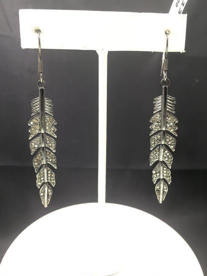 PENDANTS & CHARMS