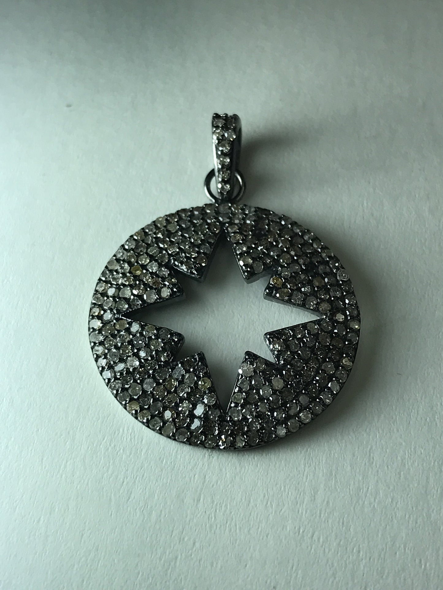 Circle (Hollow Star Shape) Diamond Pendants & Charms