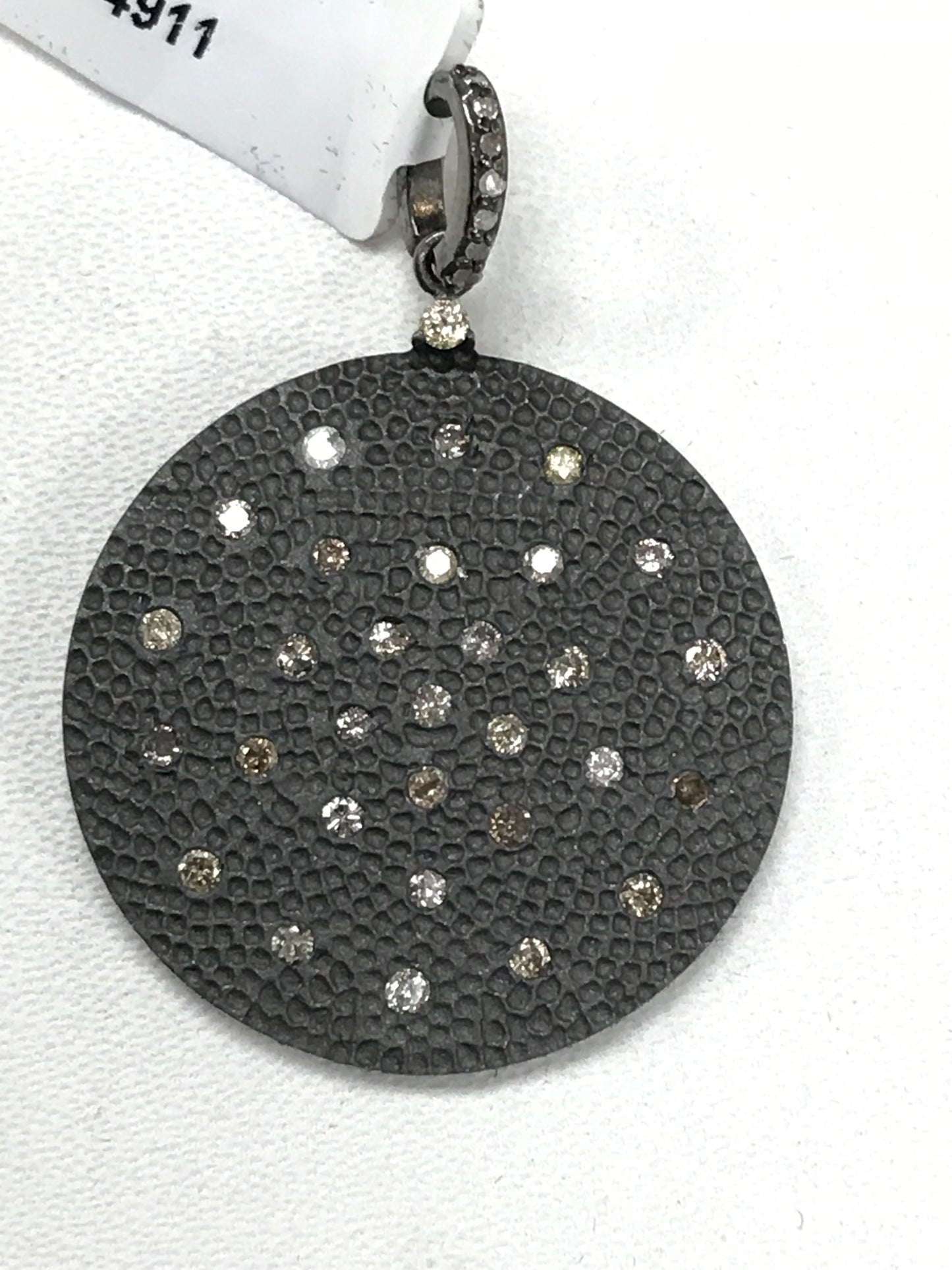 Round Shape Diamond Pendant