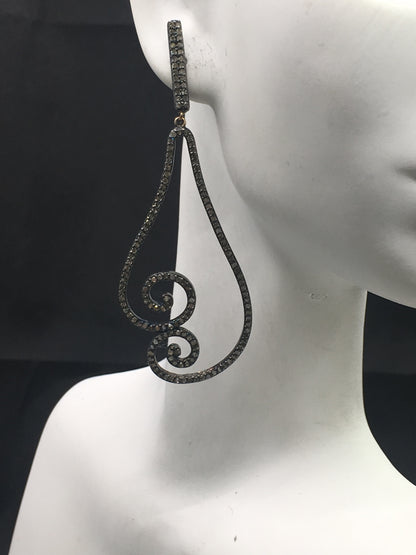 Artdeco Diamond Earrings, sparkling diamonds and intricate design