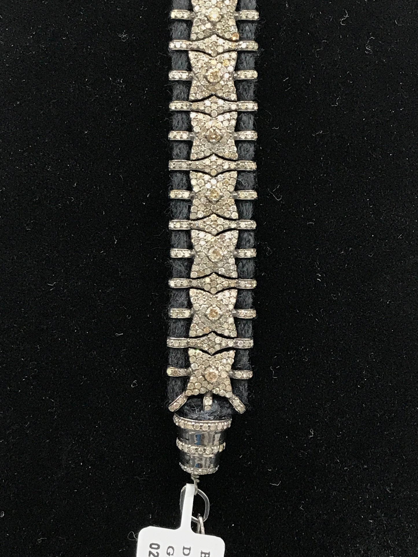 Diamond Stringing Cuff macramé bracelet