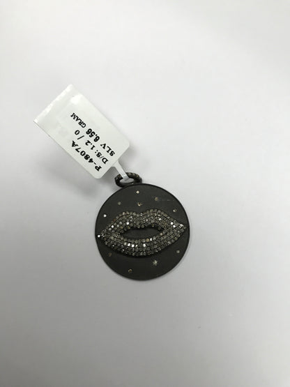 Circle with Sapphire Lips Pendant