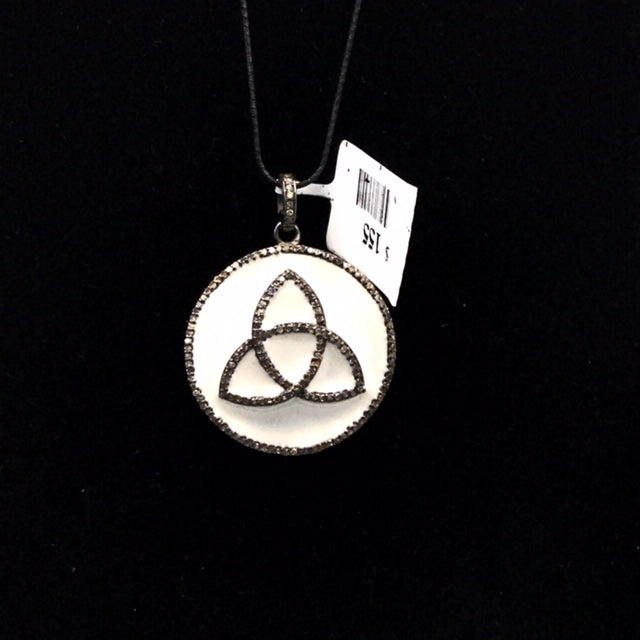 Round Fancy Diamond Enamel Pendant